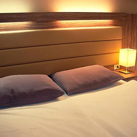 Hotel Opara 3*